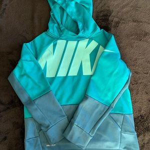 Nike Boys dry fit hoodie size M